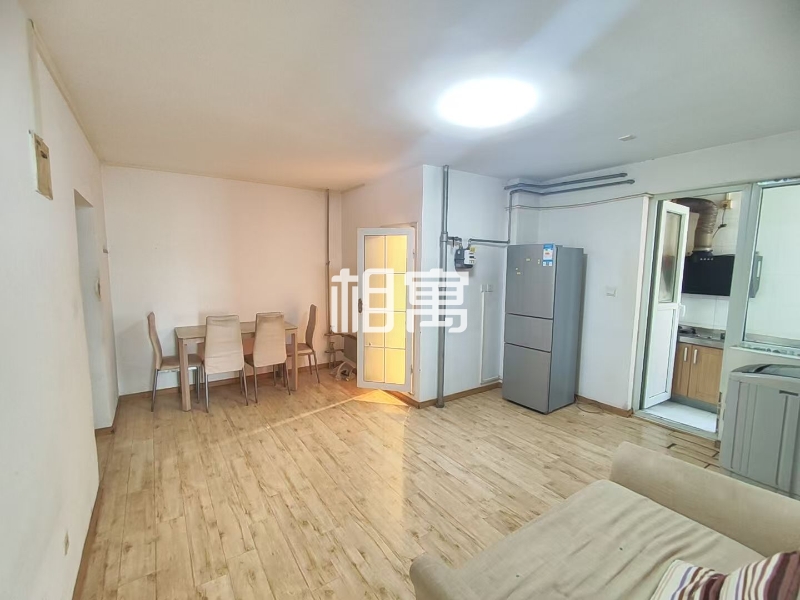 酒仙桥·丽都职工公寓·中楼层·2居室